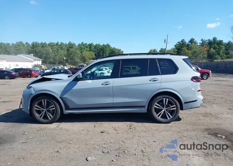 2023 BMW X7 xDrive40I из США, поврежденный, VIN 5UX23EM09P9P75828